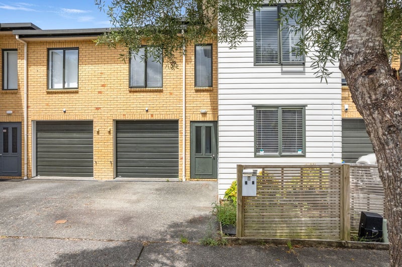 6 Barnea Circle, Glen Eden, Waitakere City, Auckland - Carousel 1