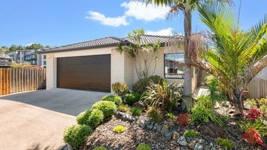 490C Hibiscus Coast Highway, Orewa, Orewa - Carousel 1
