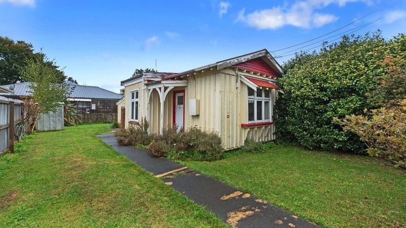 12 Somerset Crescent, Spreydon, Christchurch - Carousel 1