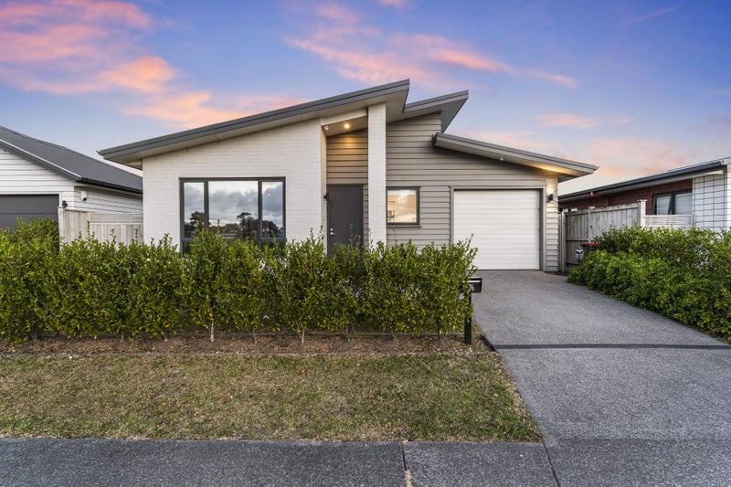 76 Te Napi Drive, Conifer Grove, Papakura, Auckland - Carousel 1