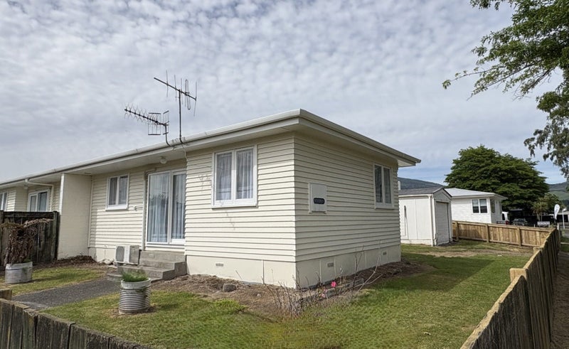 1/2 Te Mitiotu Grove, Turangi - Carousel 1