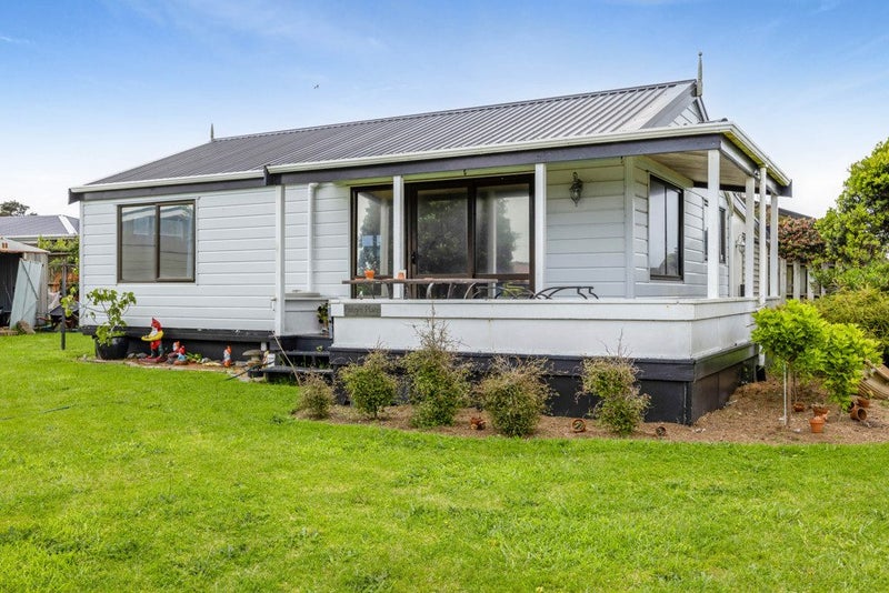 16 Pohutukawa Drive, Opunake - Carousel 2