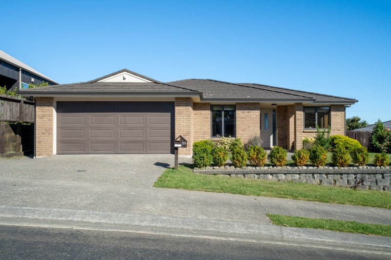 30 Cedarwood Street, Woodridge, Wellington - Carousel 1