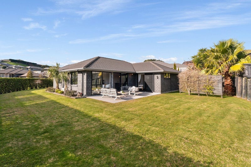 39 Ballintoy Park Drive, Welcome Bay, Tauranga - Carousel 1