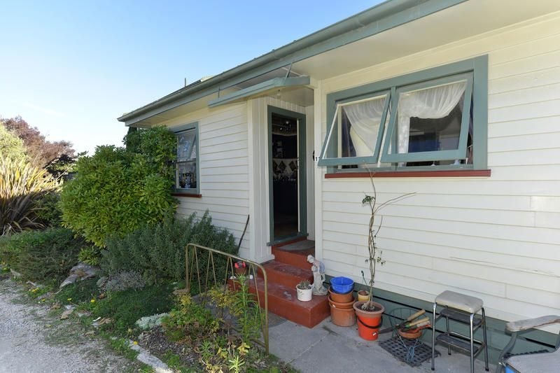 11 Golf Road, Tahunanui, Nelson - Carousel 1