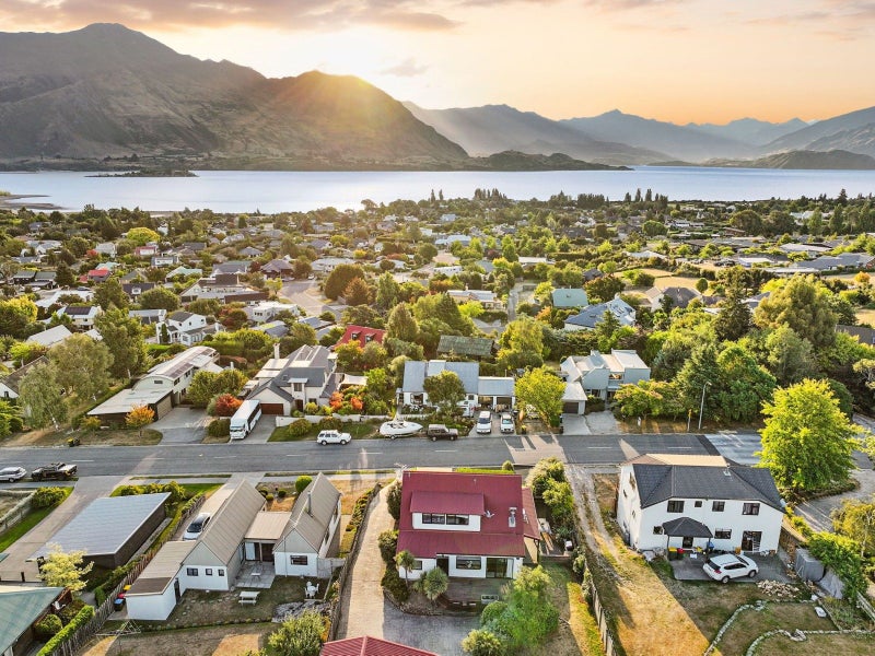66 Rata Street, Wanaka - Carousel 23