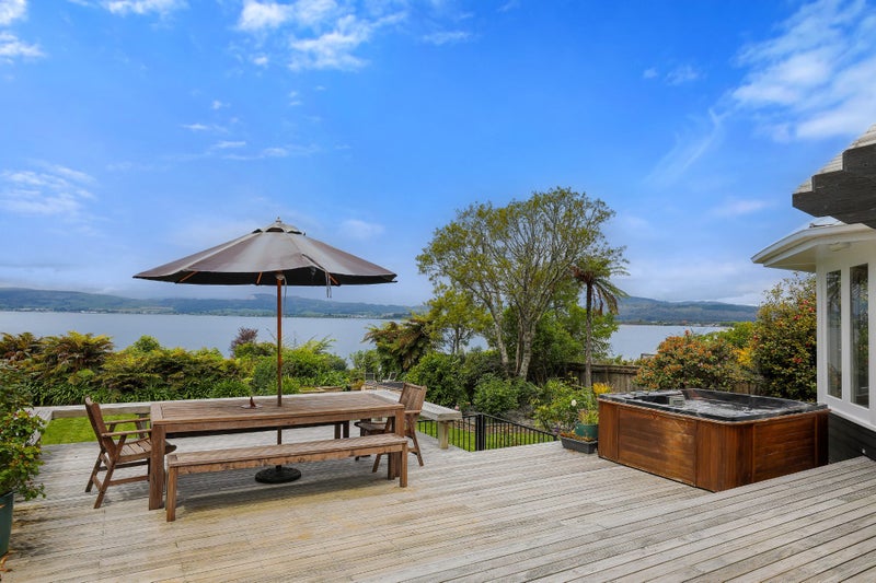 135 Koutu Road, Kawaha Point, Rotorua - Carousel 1