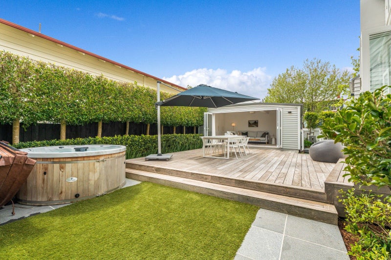 9A North Avenue, Narrow Neck, Auckland - Carousel 2