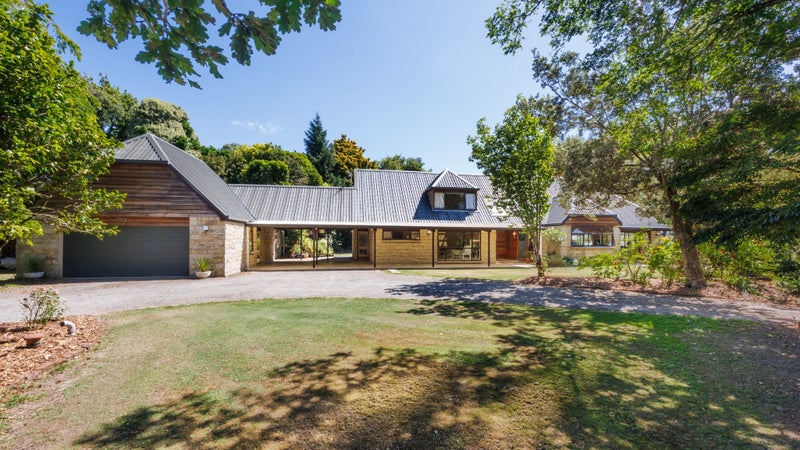 154 Oroua Road, Kairanga, Palmerston North - Carousel 1