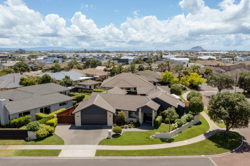 7 Matemuri Drive, Papamoa Beach, Papamoa - Carousel 1