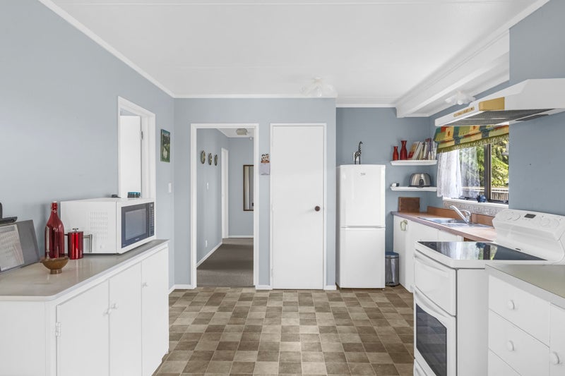 2A Hodge Place, Aramoho, Whanganui - Carousel 2