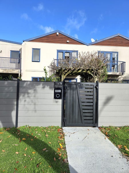 1/9 John Jennings Drive, Oteha, Auckland - Carousel 2