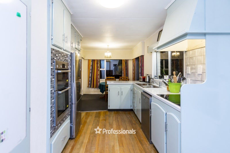 8 Boundary Road, Featherston - Carousel 2