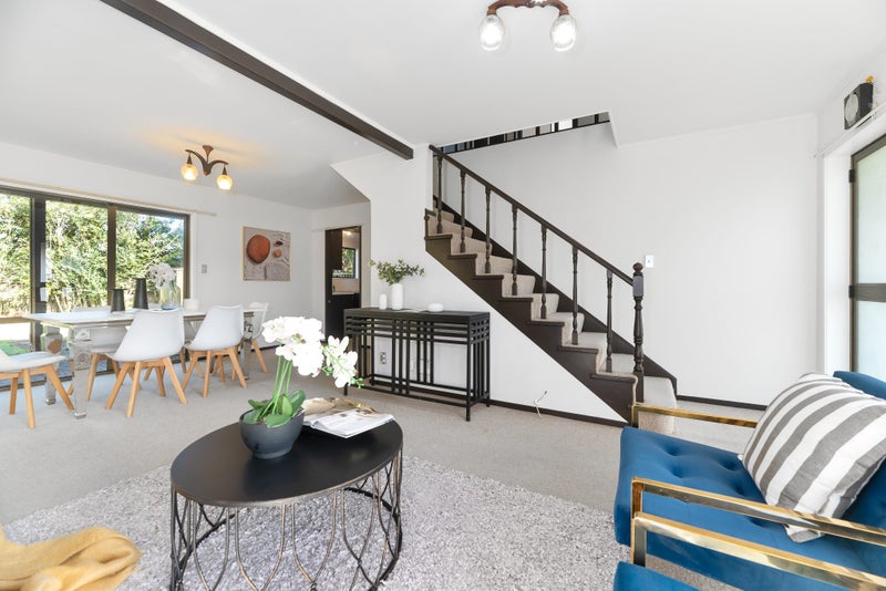 1A Malloy Place, Eastern Beach, Auckland - Carousel 1