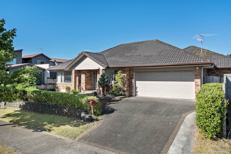 54 Accent Drive, Flat Bush, Auckland - Carousel 1