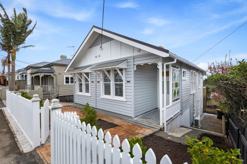 94 Calliope Road, Stanley Point, Auckland - Carousel 1