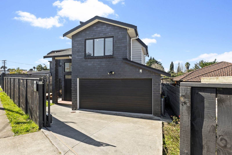 4 Hillside Road, Papatoetoe, Auckland - Carousel 1