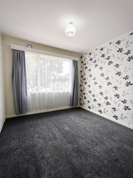 2/2 Novar Place, Point Chevalier, Auckland - Carousel 12