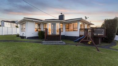 45 Matipo Road, Te Atatu Peninsula, Auckland - Carousel 1