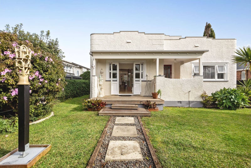 300 Point Chevalier Road, Point Chevalier, Auckland - Carousel 2