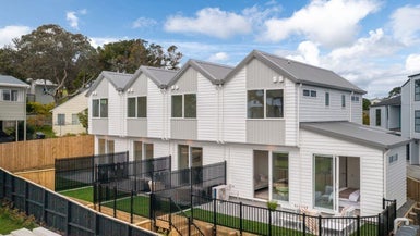 7A Camrose Place, Glenfield, Auckland - Carousel 1