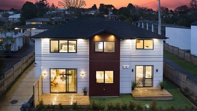 92 Godley Road, Green Bay, Auckland - Carousel 1