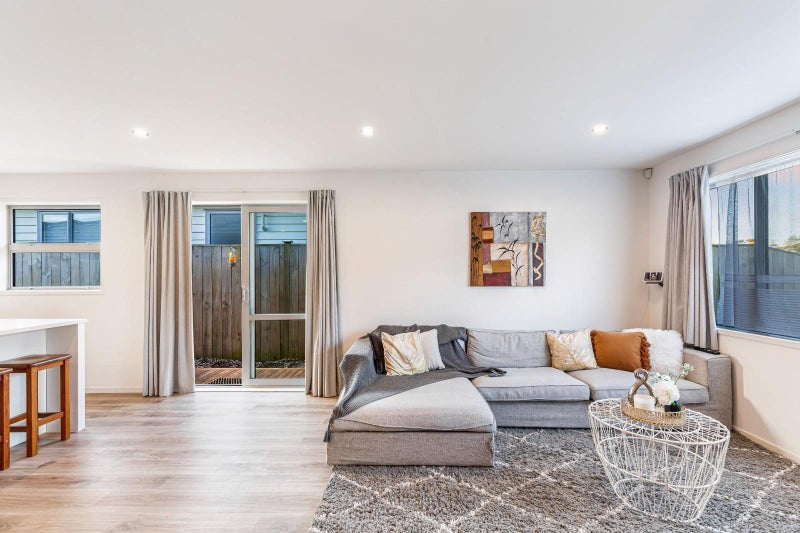 15 Moemoea Avenue, Kumeu - Carousel 2