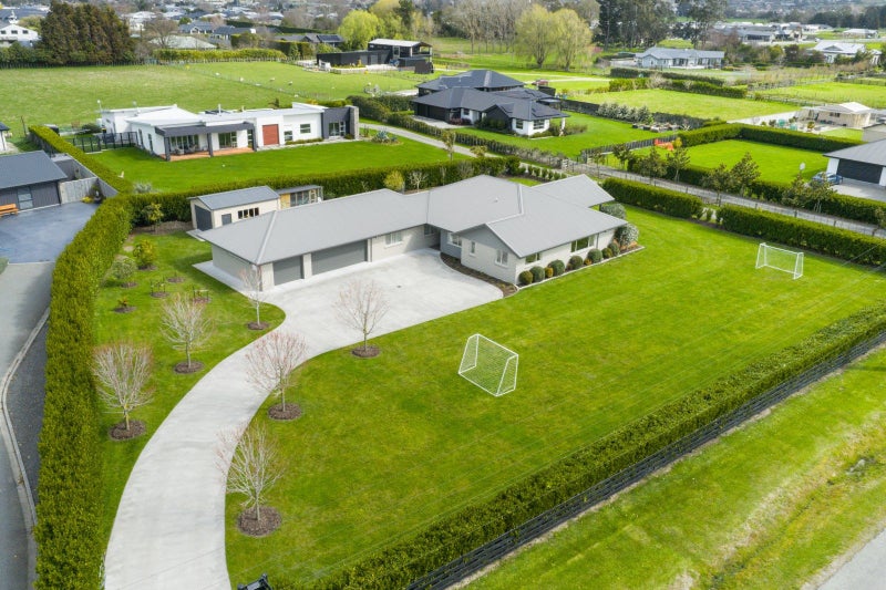 25 Roots Street East, Feilding, Feilding - Carousel 2