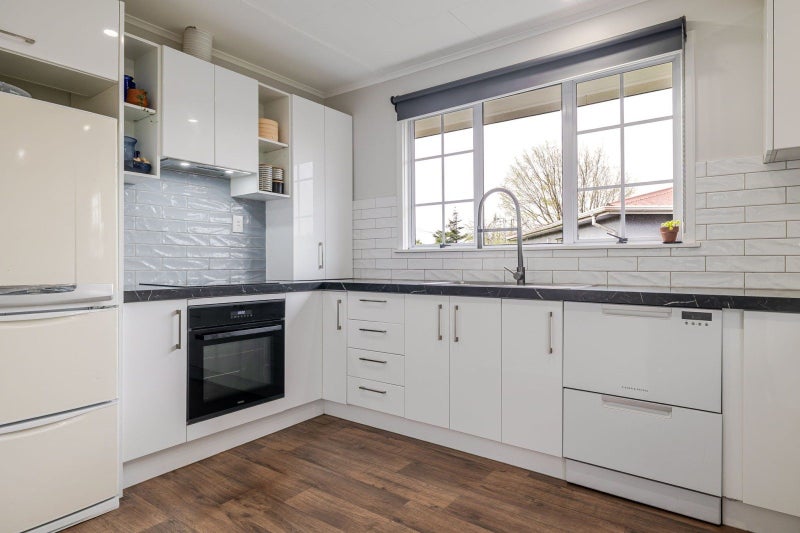 24A Lethbridge Street, Feilding, Feilding - Carousel 2