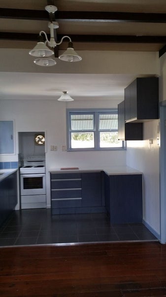 33 Hoskins Avenue, Hillsborough, Auckland - Carousel 1