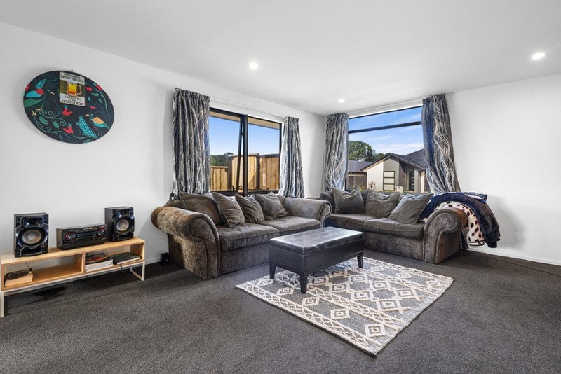 19 Henshaw Street, Woodend, Woodend - Carousel 2