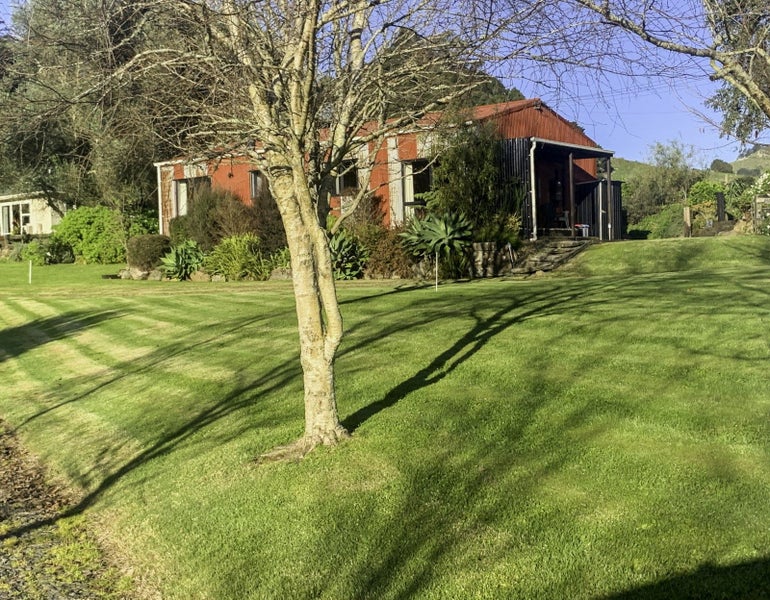 7743B State Highway 2, Paeroa - Carousel 2