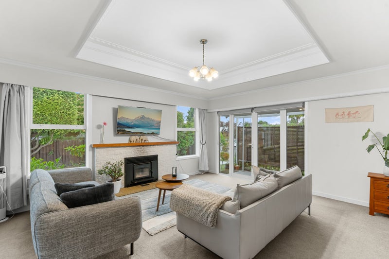 17 Harrowdale Drive, Avonhead, Christchurch - Carousel 1