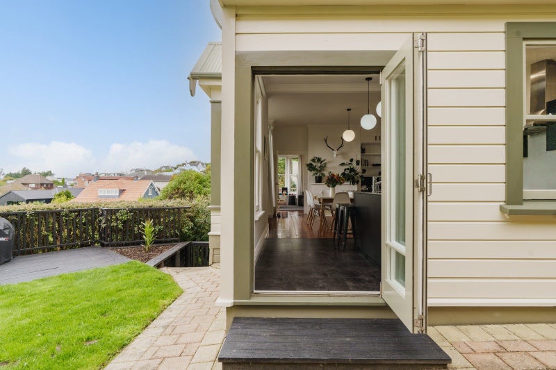 3 Strathmore Crescent, Roslyn, Dunedin - Carousel 1