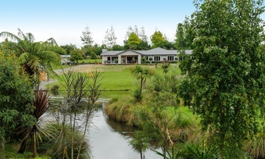 14 Twin Peaks Grove, Koputaroa - Carousel 1
