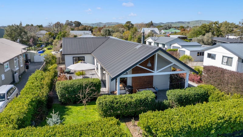 7 Esther Street, Martinborough - Carousel 1