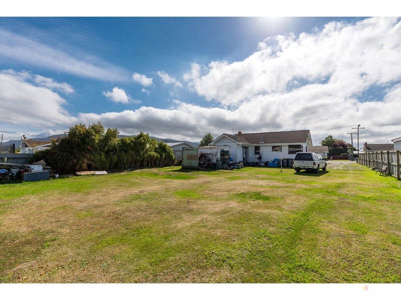 15 Moorhouse Street, Waimate, Waimate - Carousel 2