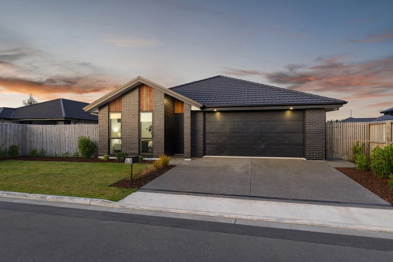 55 Bonecrusher Street, Lincoln, Lincoln - Carousel 1
