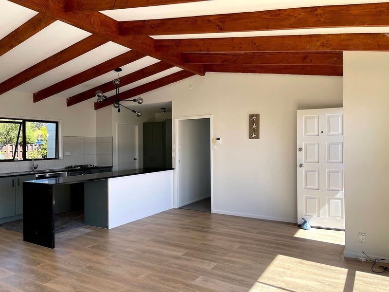 1425 Whangaparaoa Road, Army Bay, Whangaparaoa - Carousel 2