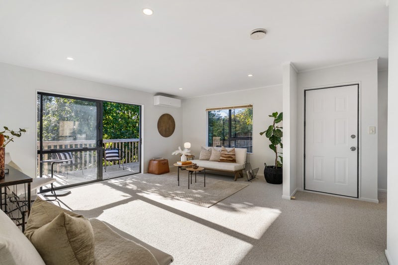 9 Davern Lane, New Lynn, Auckland - Carousel 2