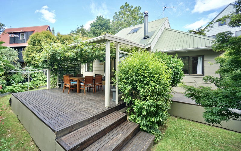 14 Nettlingham Place, Te Puke - Carousel 1