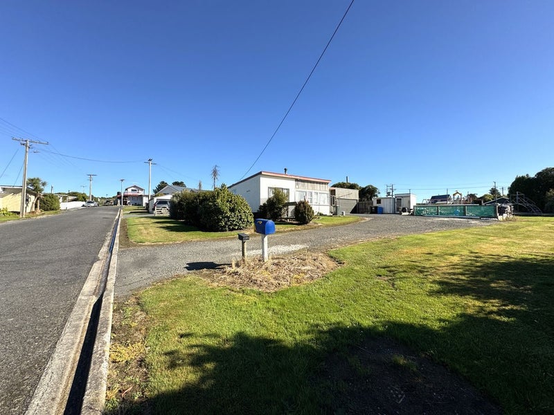 8 Kowhai Street, Balclutha - Carousel 28