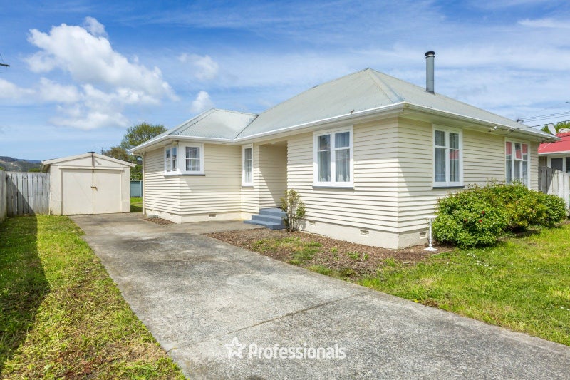 8 Ruahine Street, Trentham, Upper Hutt - Carousel 2