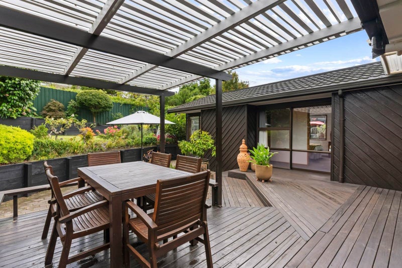 8 Jeanette Place, Mairangi Bay, Auckland - Carousel 2