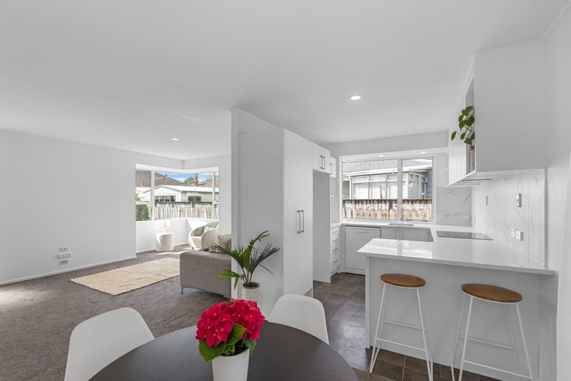 3/56 Flanshaw Road, Te Atatu South, Auckland - Carousel 2