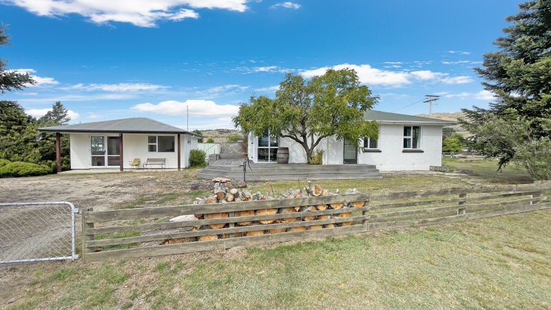 12 Hawthorne Avenue, Patearoa, Patearoa - Carousel 1