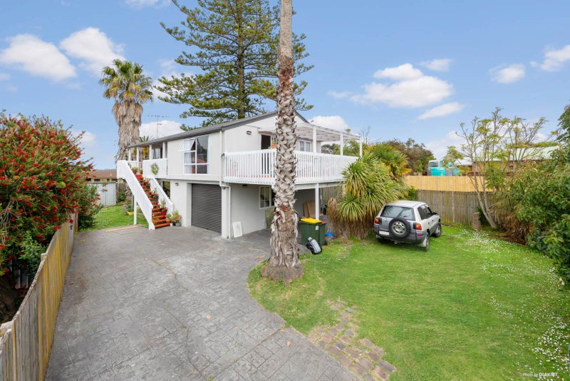 2/23 Beihlers Road, Weymouth, Auckland - Carousel 1