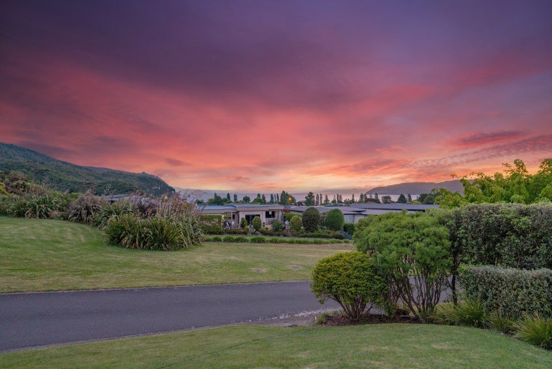 33 Bodes Lane, Kinloch - Carousel 26