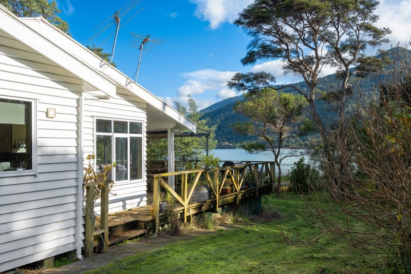 6694 Kenepuru Road, Picton - Carousel 50