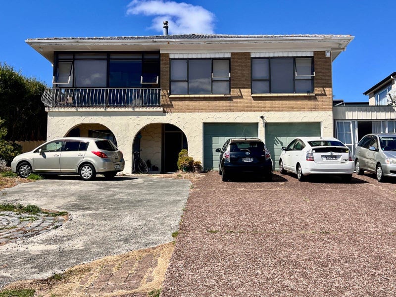 30 Florence Daly Place, Mount Roskill, Auckland - Carousel 1